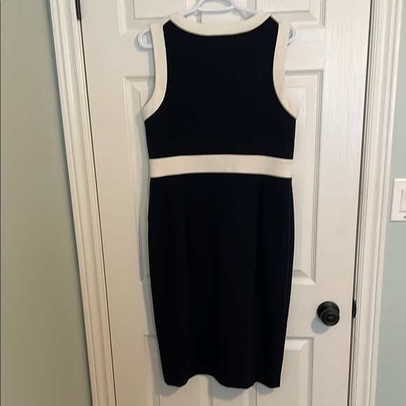 EUC Tommy Hilfiger Zip Front Scuba Dress. Size 12. - Picture 6 of 8